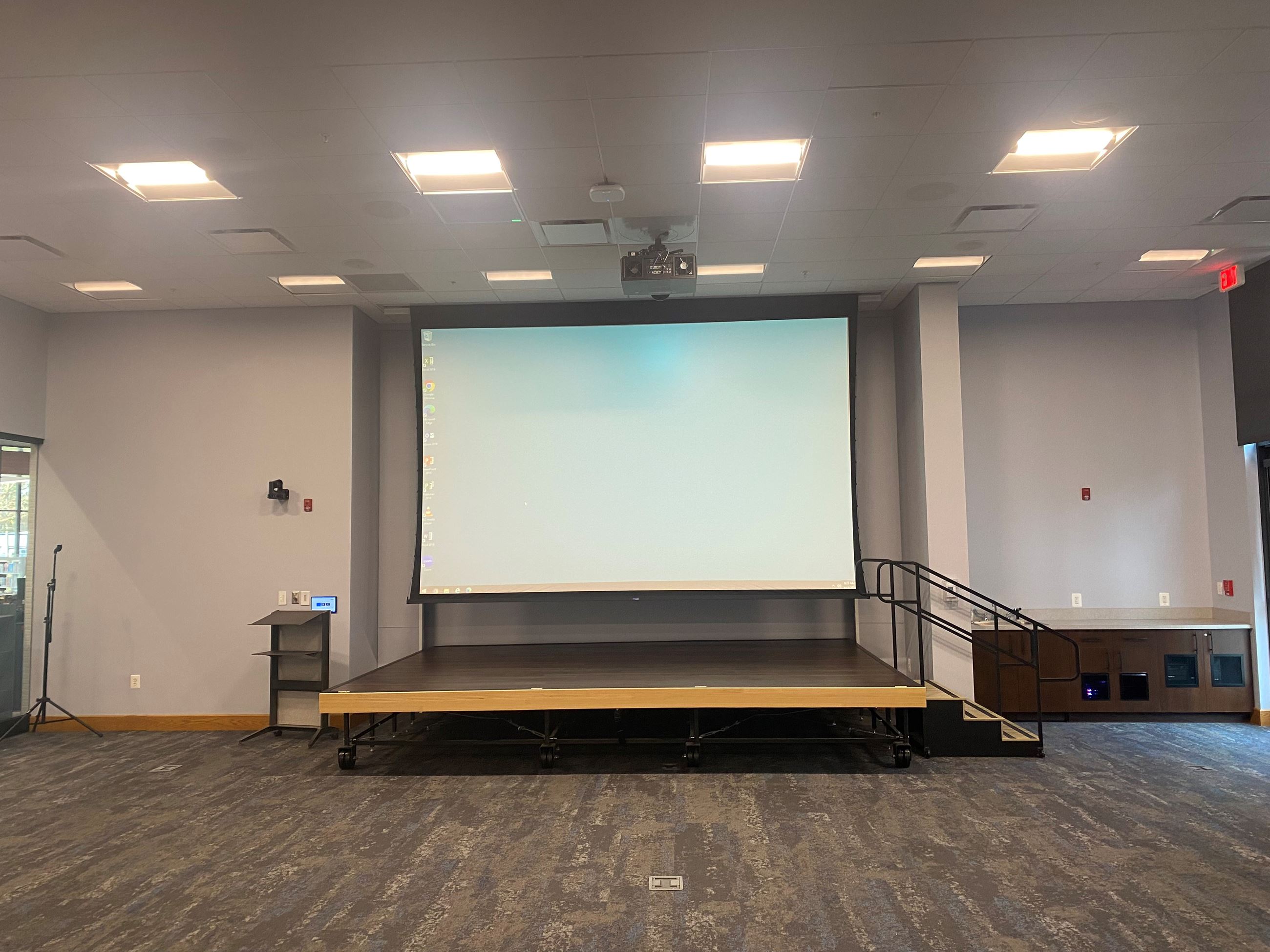 CommunityRoom_FrontArea