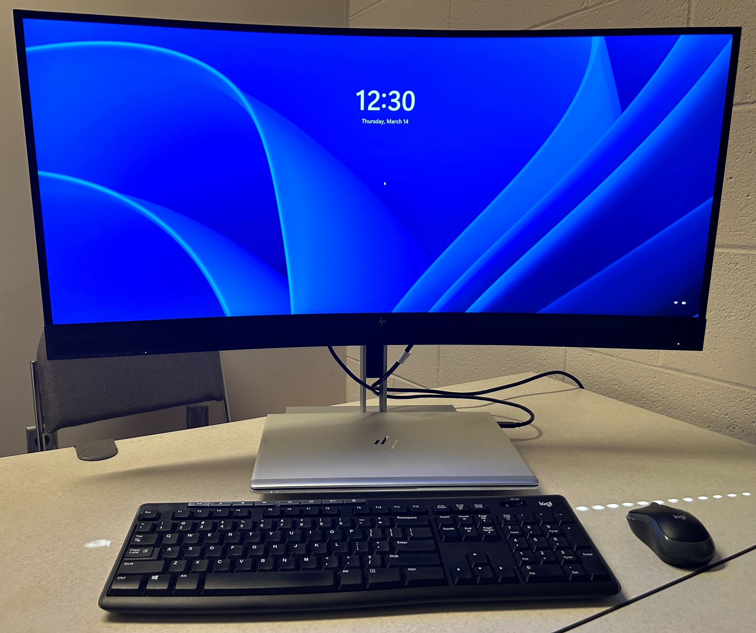 Curved Monitor